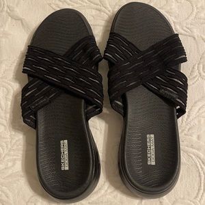 Skechers Goga Mat slip on